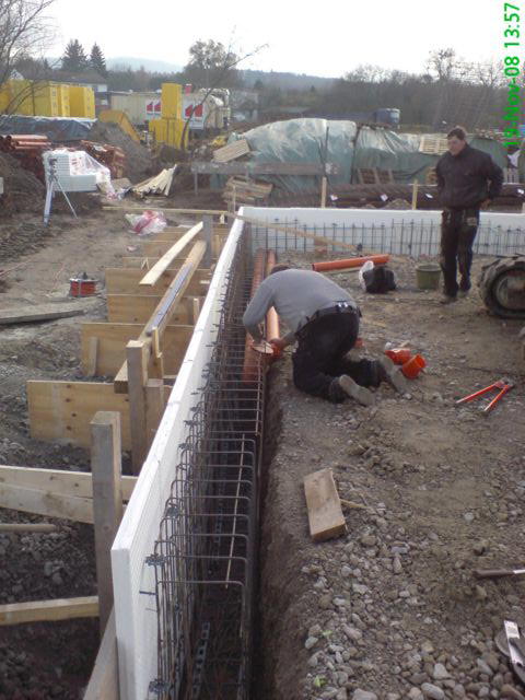Leerrohre f�r die W�rmepumpe